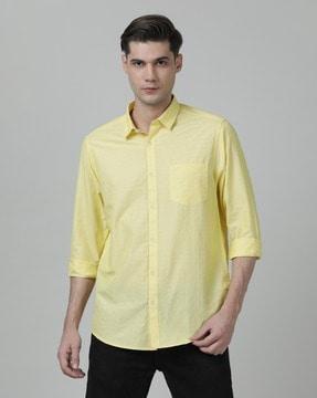 full-sleeves shirt with patch pocket