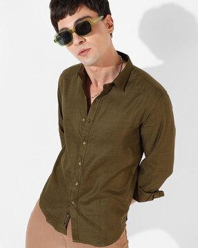 full-sleeves shirt with spread collar