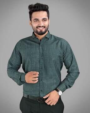 full-sleeves shirt with spread collar