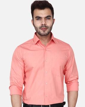 full-sleeves shirt with spread collar