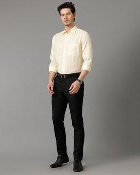 full-sleeves shirt with spread collar