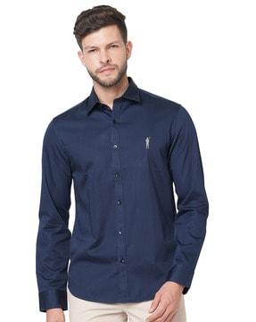 full-sleeves shirt with spread collar