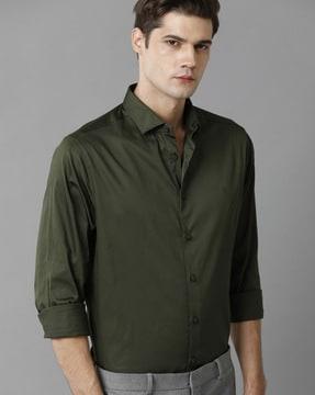 full-sleeves shirt with spread collar