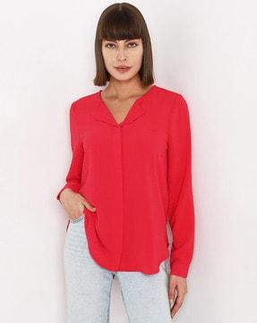 full-sleeves shirt with stylised collar