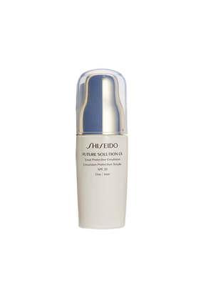 future solution lx total protective emulsion spf 20