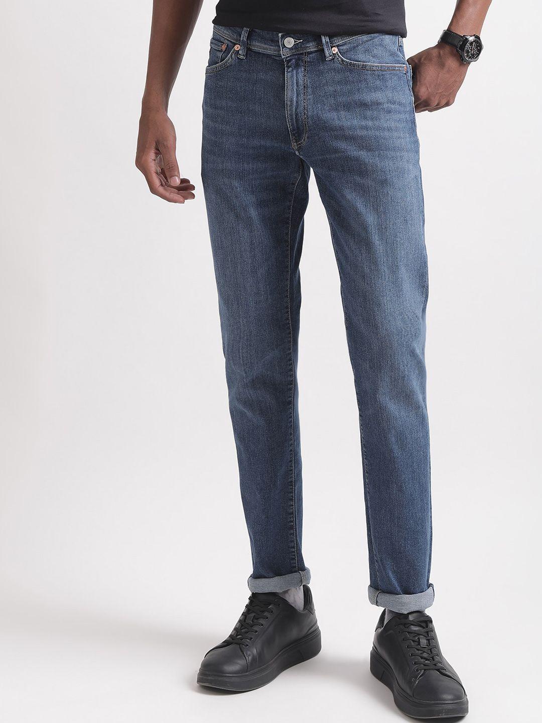 gant men mid-rise slim fit light fade jeans