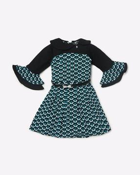 geometric print pleated a-line dress with belt