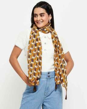 geometric print scarf with tassels
