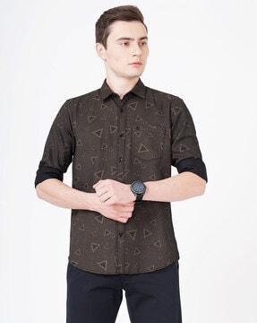 geometric woven shirt with patch pocket