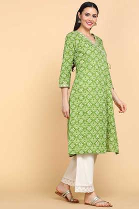 geometric cotton v neck women's kurti - parrot green