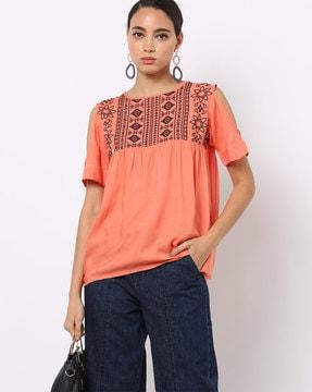 geometric pattern round-neck top