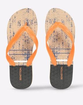 geometric pattern thong-strap flip-flops