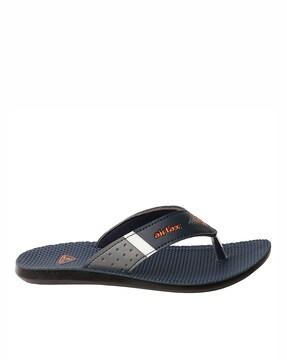 geometric pattern thong-strap flip-flops