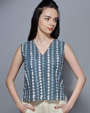 geometric pattern v-neck top