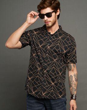 geometric print knitted shirt with short sleeves