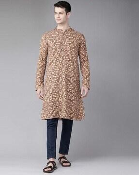 geometric print long kurta with patch pocket