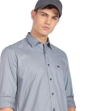 geometric print patch-pocket shirt