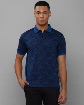 geometric print polo t-shirt with patch pocket