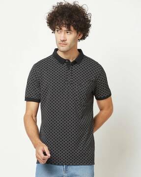 geometric print polo t-shirt with patch pocket