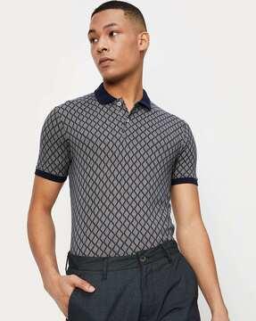 geometric print polo t-shirt with short sleeves