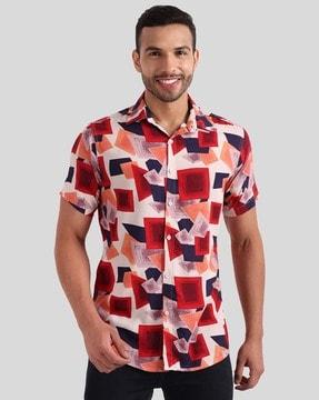 geometric print regular fit shirt with spread collar