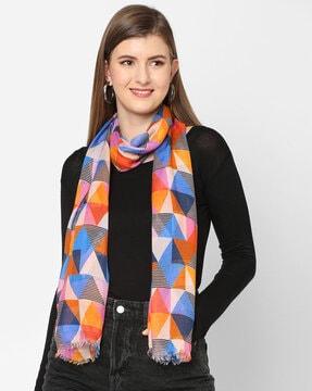 geometric print scarf with frayed hemline