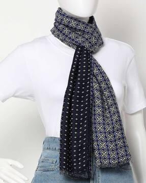 geometric print scarf