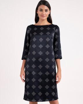 geometric print shift dress with pockets