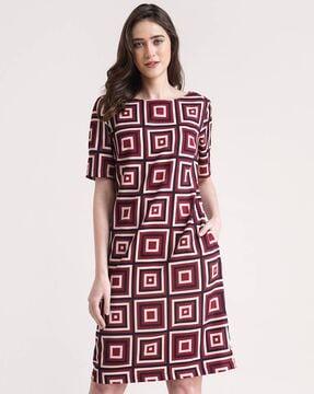 geometric print shift dress