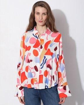 geometric print shirt with button closure