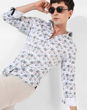 geometric print shirt with spread-collar