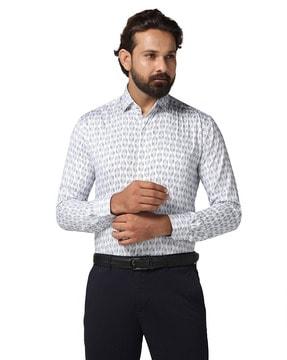 geometric print slim fit shirt with spread collar