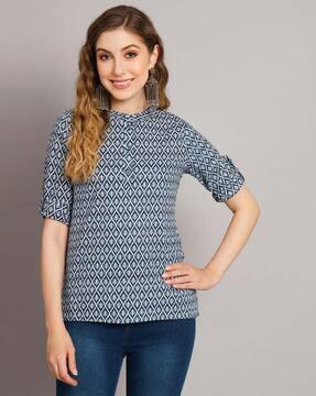 geometric print top with insert pocket