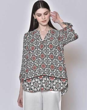 geometric print top