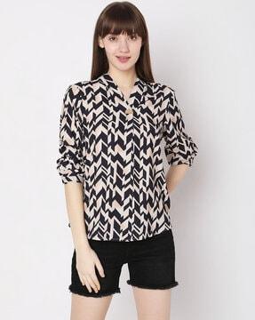 geometric print v-neck top