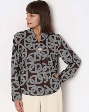 geometric print v-neck top