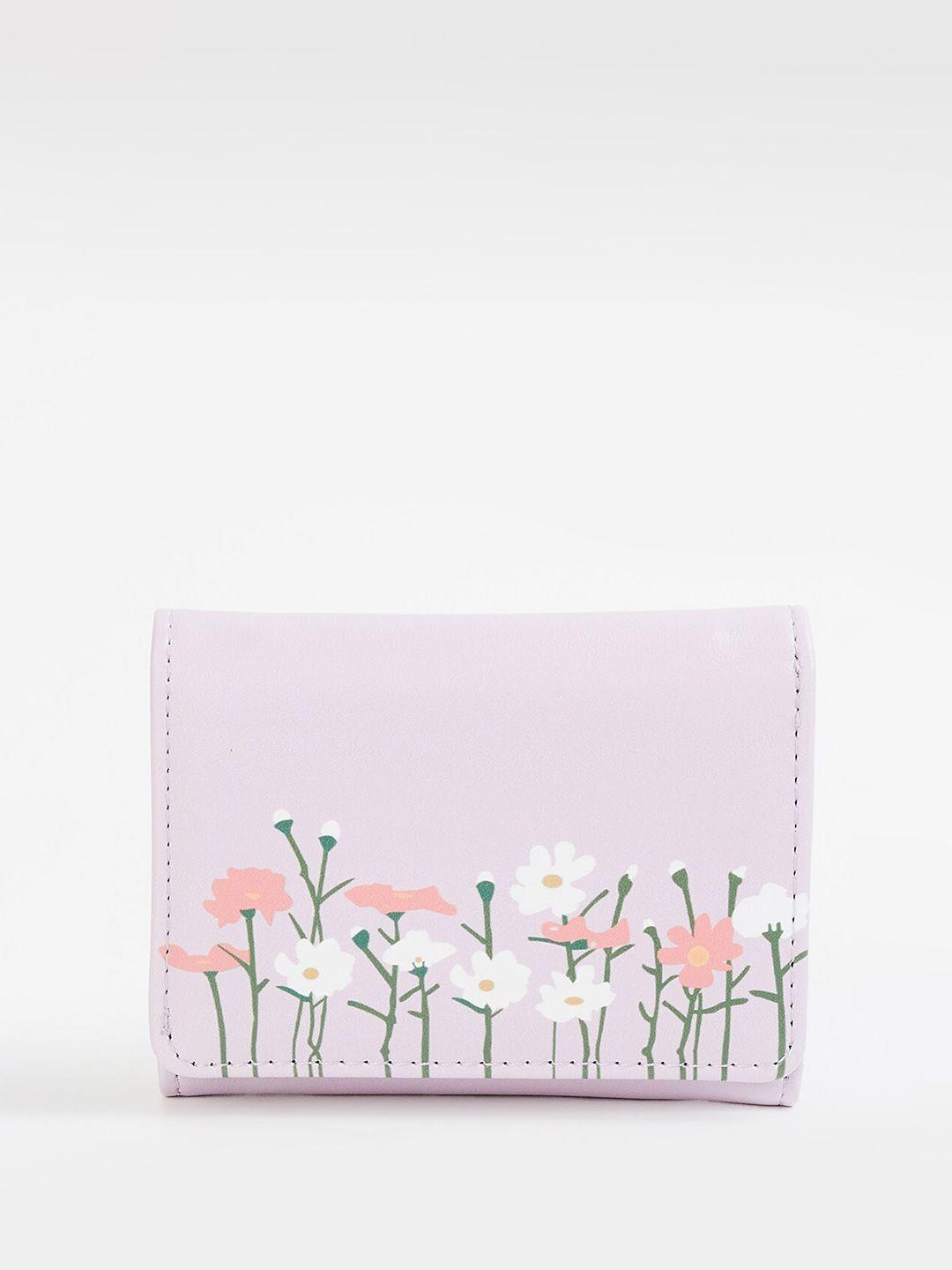 ginger by lifestyle women floral printed three fold wallet