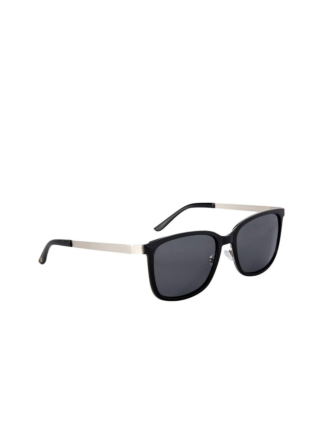 gio collection men grey uv protected wayfarer sunglasses gm20377c02