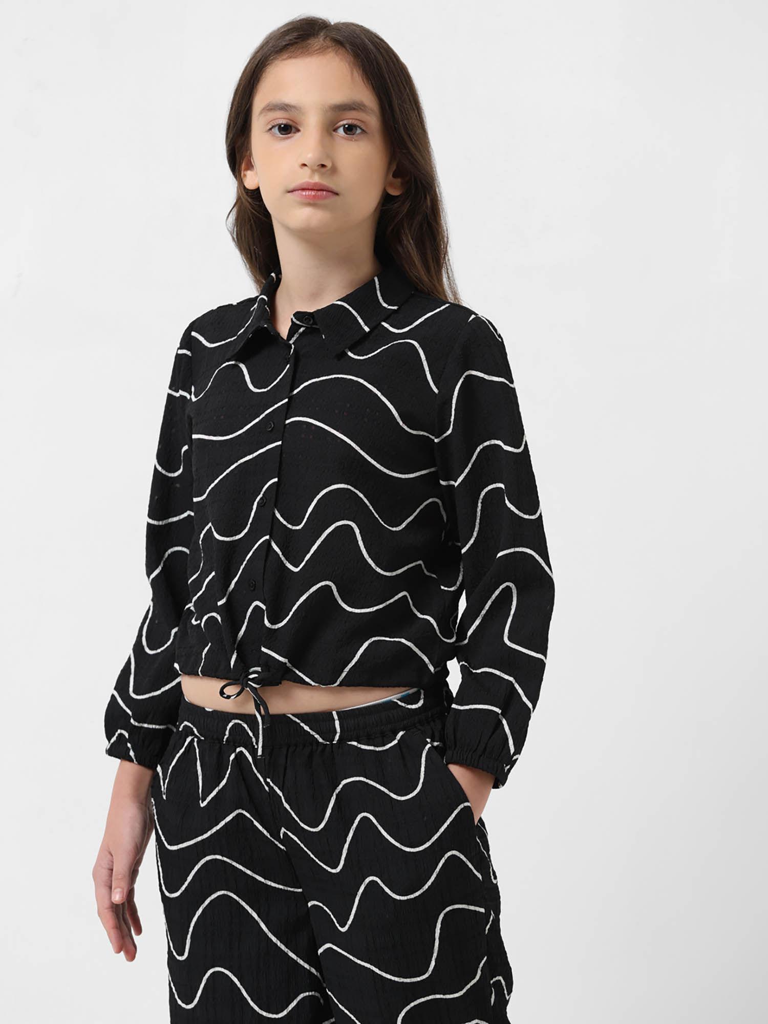 girl abstract print black shirt