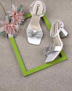 girl heeled sandals with embellished bow