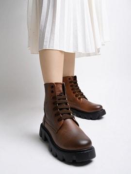 girls ankle-length boots with lace fastening