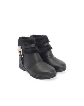 girls ankle-length boots with zip fastening