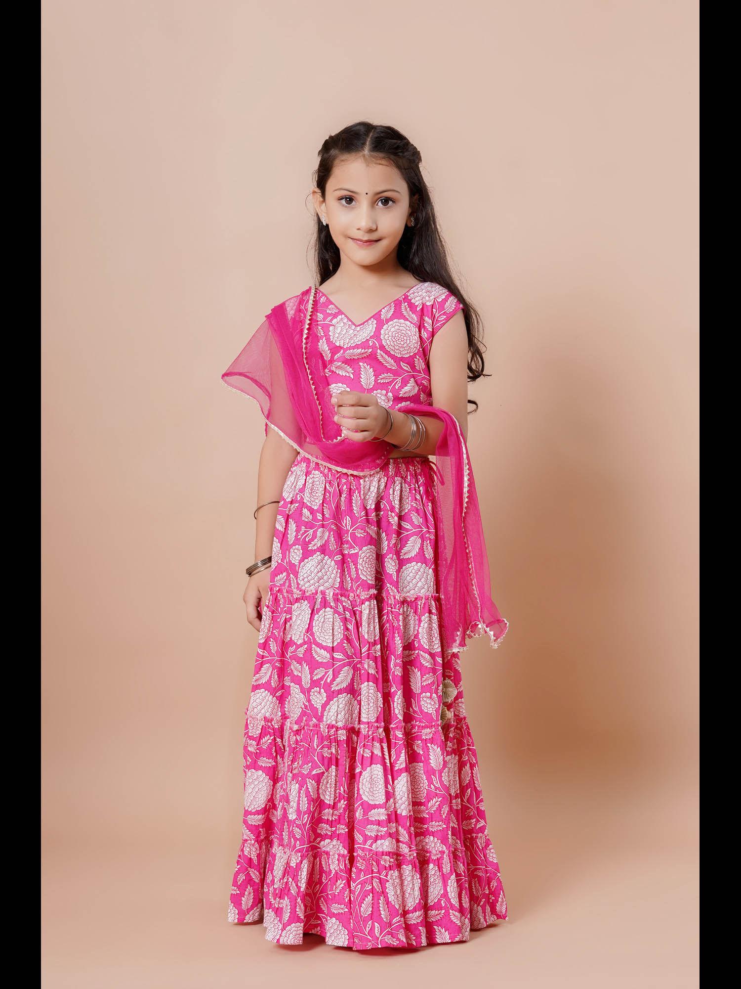 girls pink floral print lehenga & choli with dupatta (set of 3)