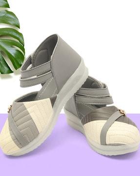 girls flat sandals with synthetic upper