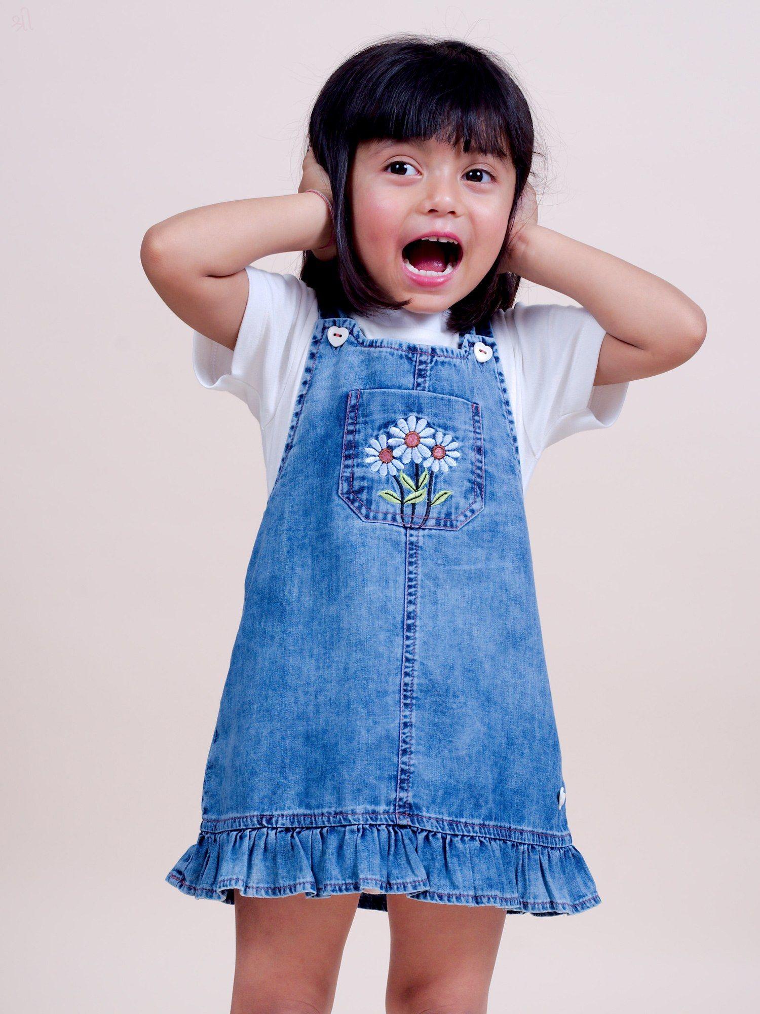 girls floral embroiderd denim dungaree with tshirt (set of 2)