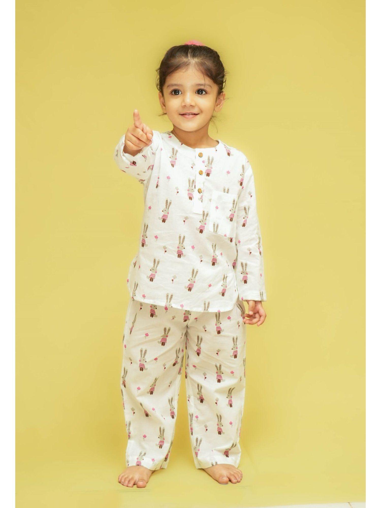 girls full sleeve cotton rabbit print night suit (set of 2)