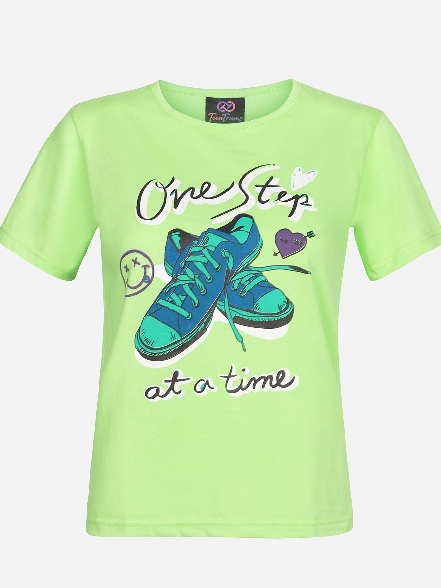girls one step graphic tee green