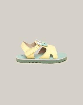 girls sandals with bow accent