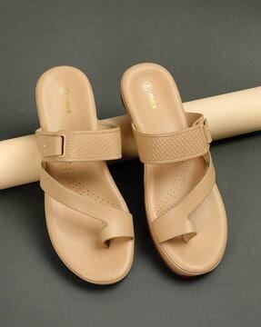 girls toe-ring flat sandals