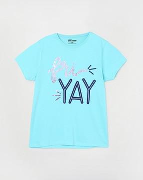 girls typographic print regular fit round-neck t-shirt